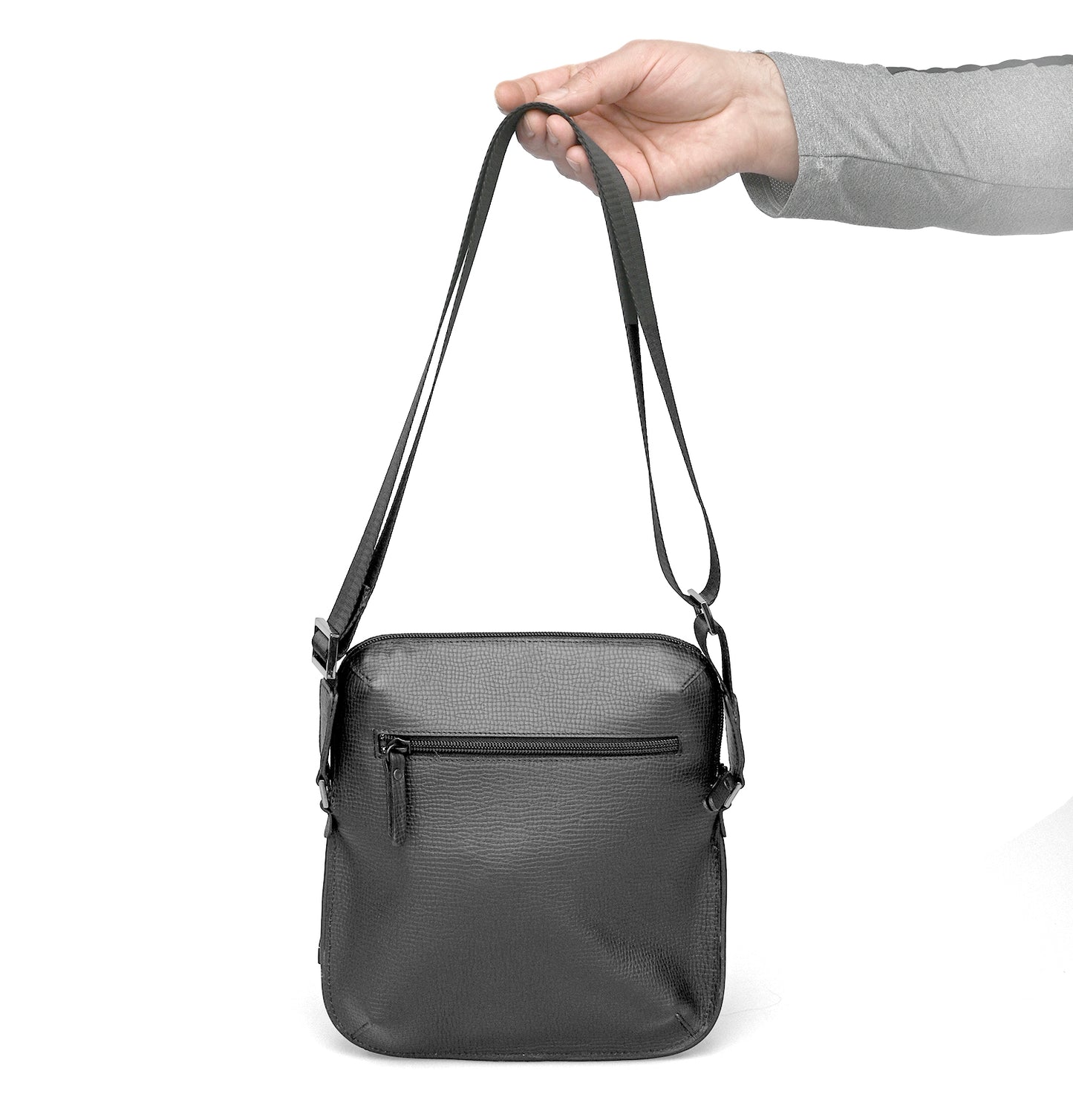 Leo "M" bag for men - black crossprint