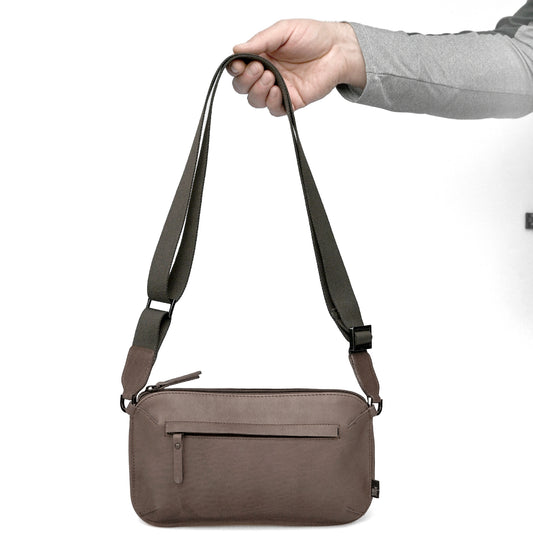 Leo "S" unisex táska - sötétbarna (matt)