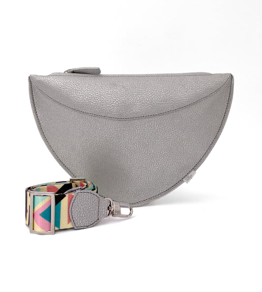 Vanda belt bag - silver with purple effect